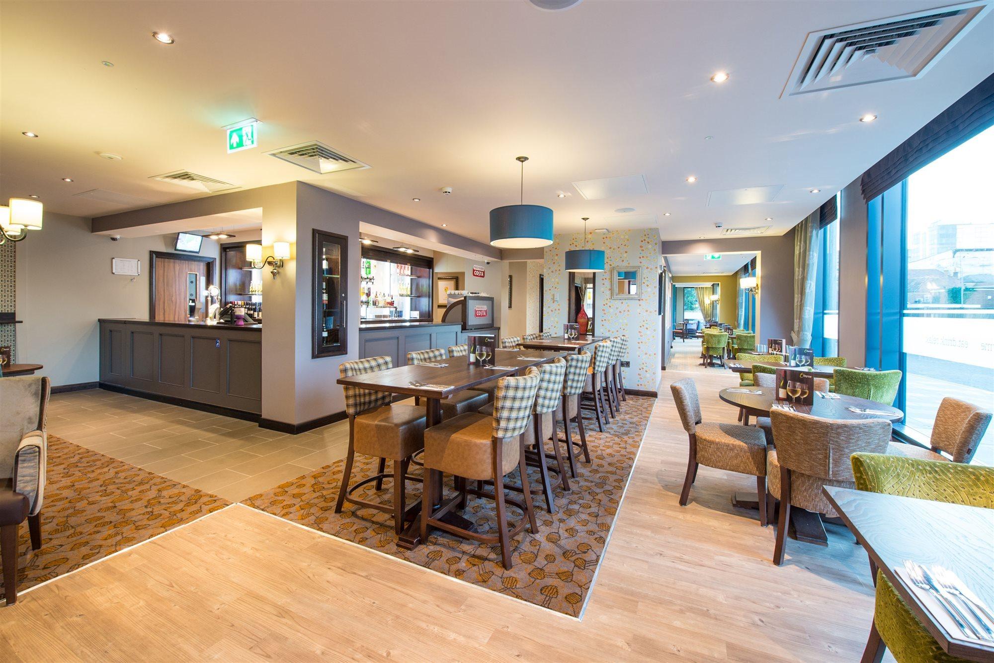 Premier Inn Maidenhead Town Centre Exterior foto
