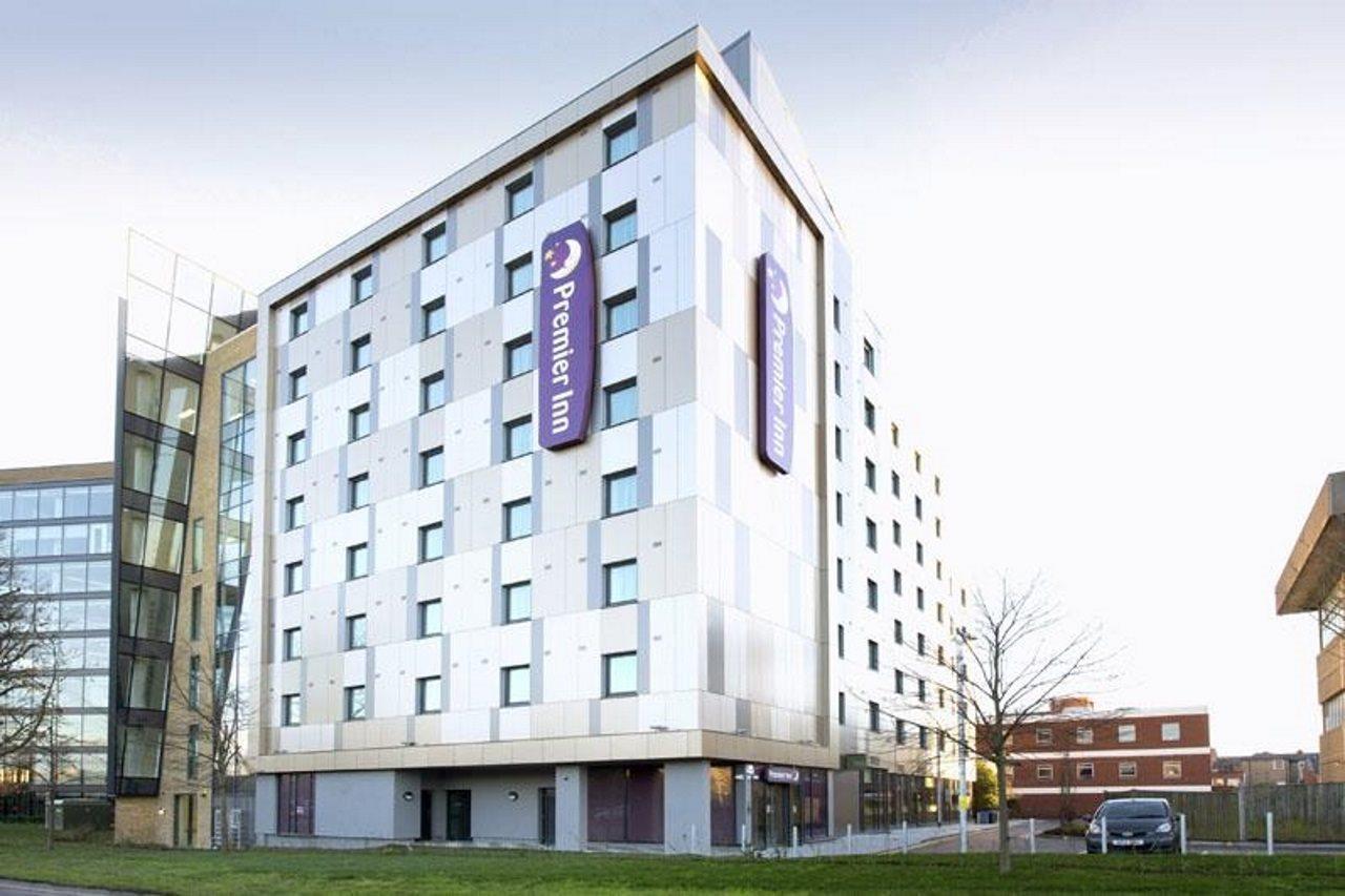 Premier Inn Maidenhead Town Centre Exterior foto